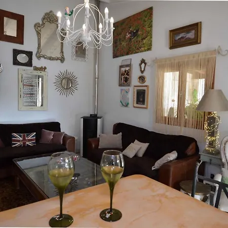 Casa Con Piscina En Bonito Entorno Mia